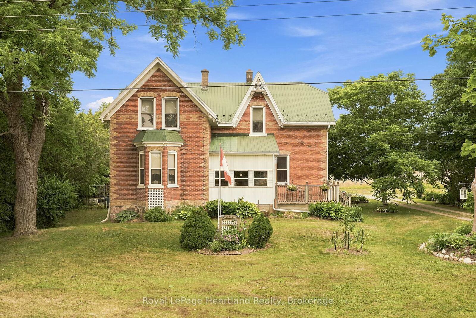Property Photo: 2037 Harriston Road ON N0G 1X0