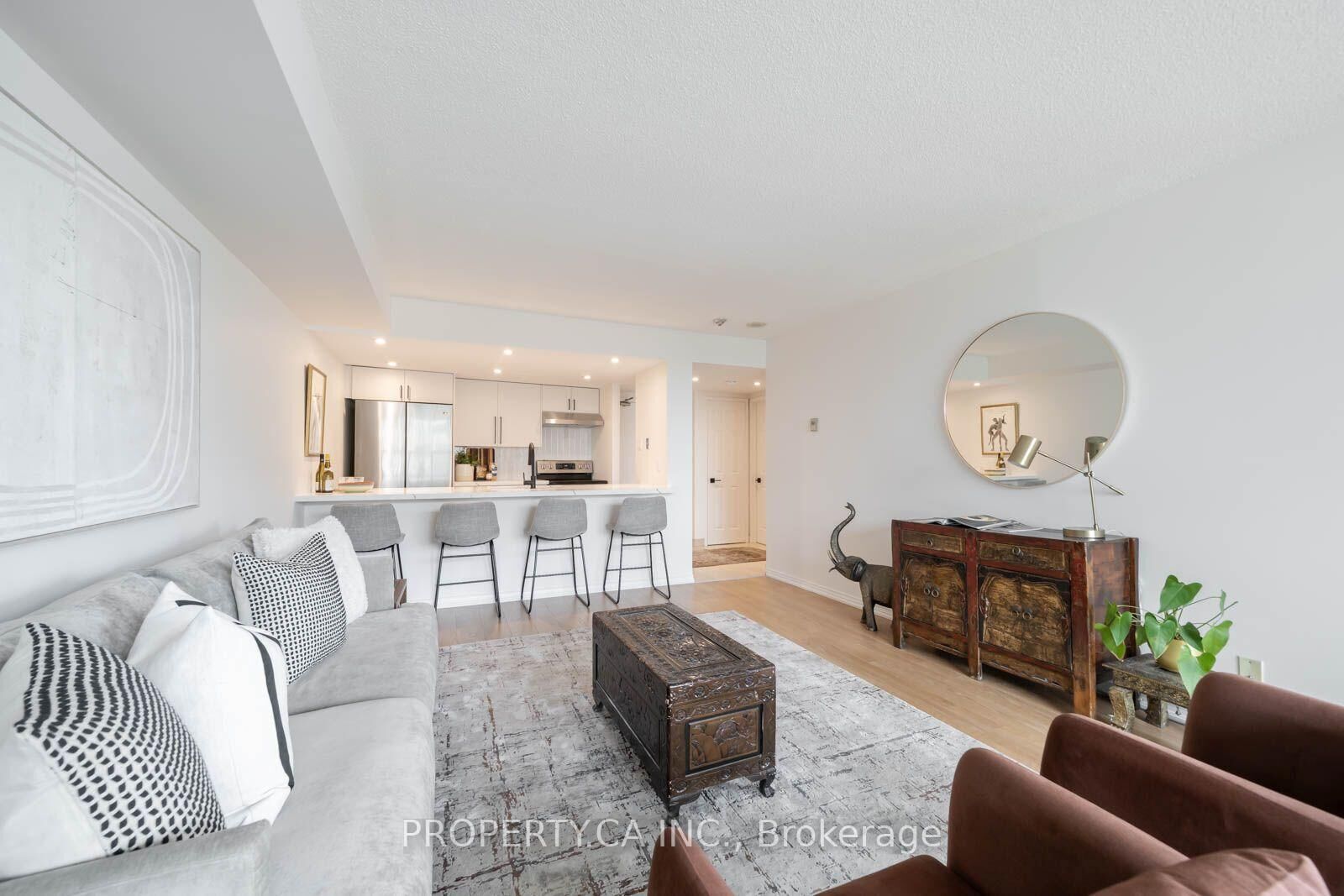 Photo de la propriété:  77 Harbour Square 1111  ON M5J 2S2 