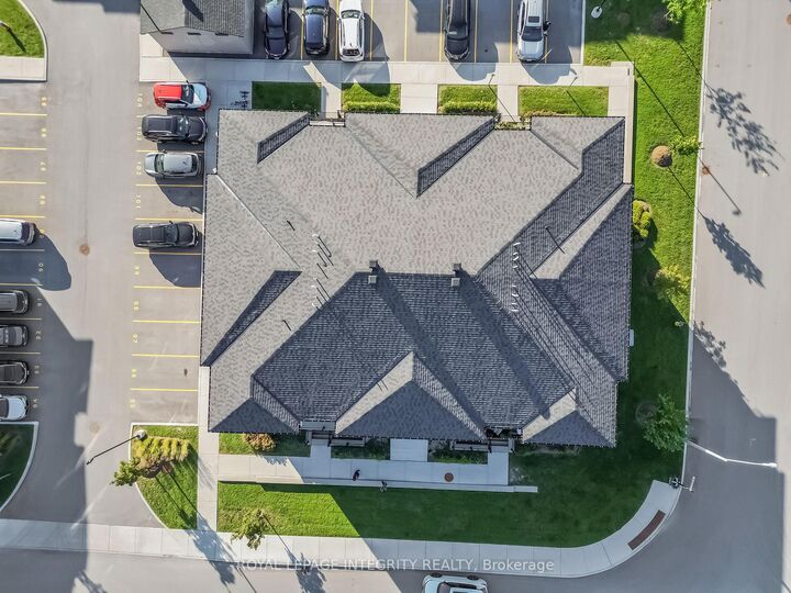 Property Photo:  55 Overberg Way H  ON K2S 2Y4 