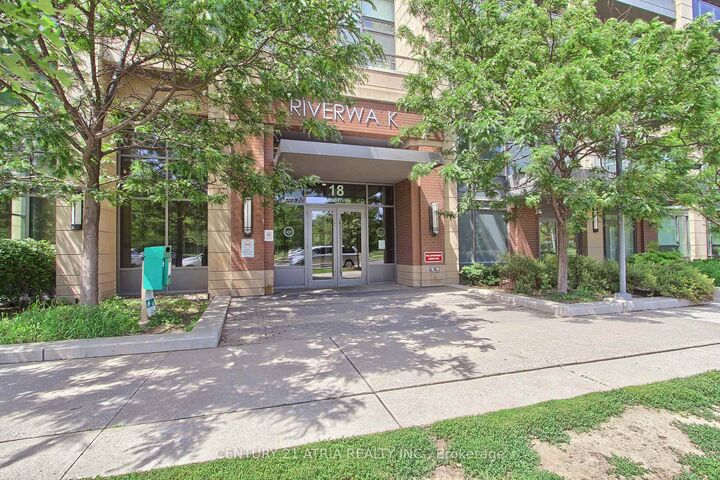 Property Photo: 18 Uptown Drive 223 ON L3R 5M5