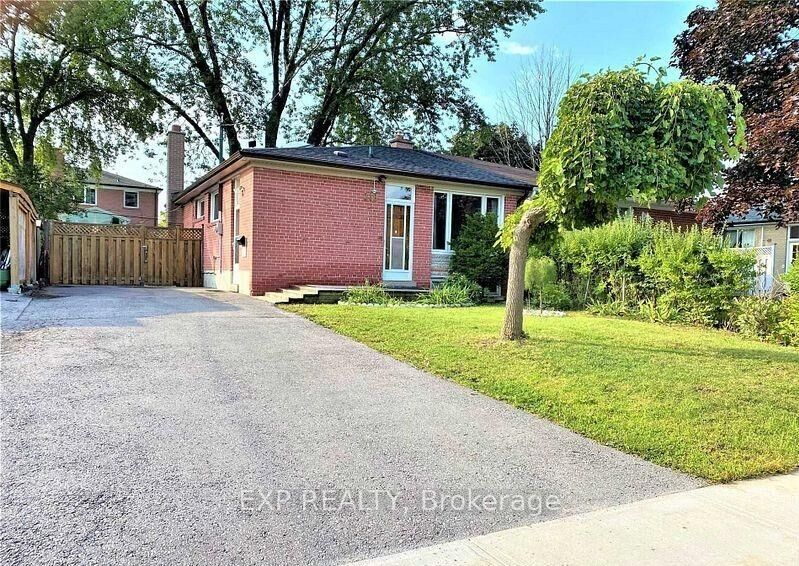 Property Photo:  218 Ashlar Road  ON L4C 2W6 