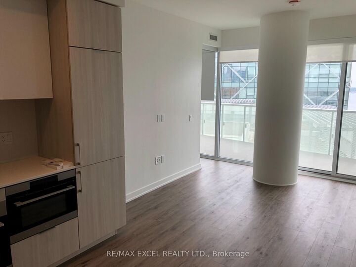 Property Photo:  15 Queens Quay E 1303  ON M5E 0A4 