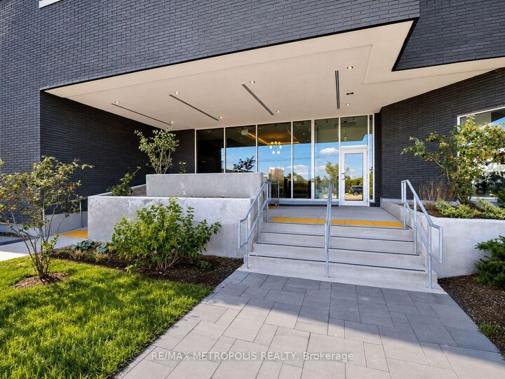 Property Photo: 430 Essa Road 422 ON L9J 0M1