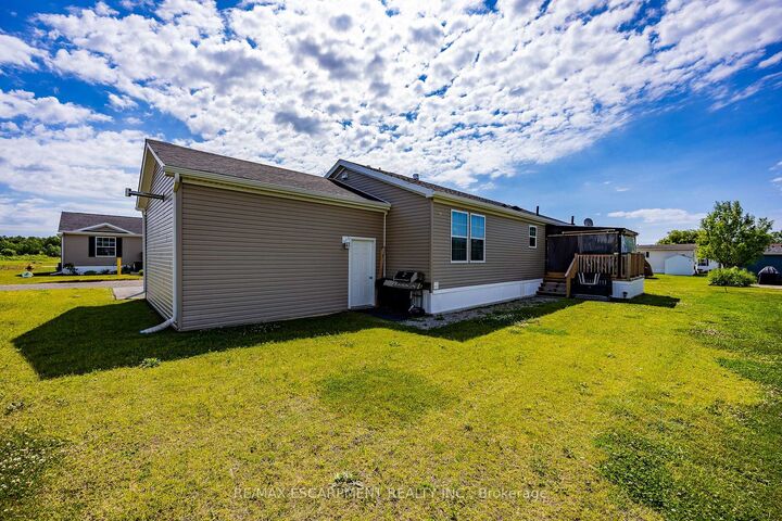 Property Photo:  11 Hickory Hollow  ON N0A 1P0 