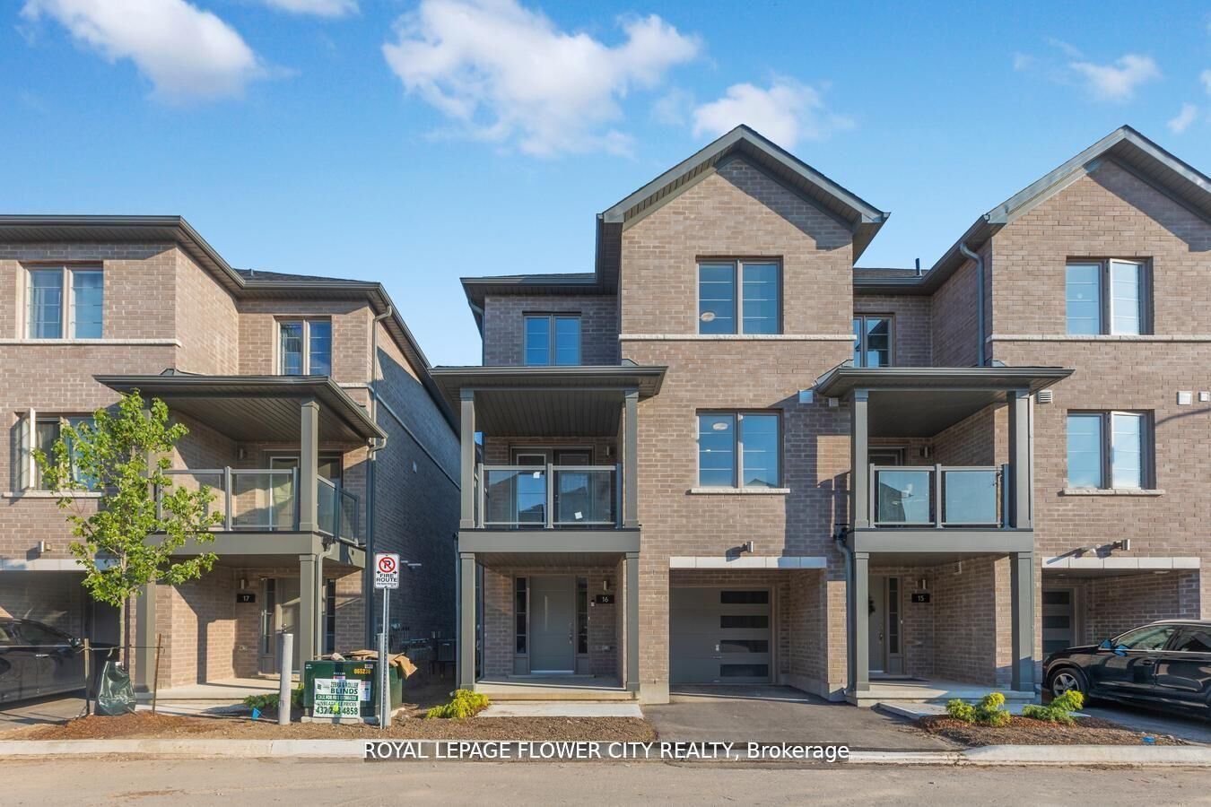 Property Photo: 205 West Oak Trail 16 ON N2R 1R4