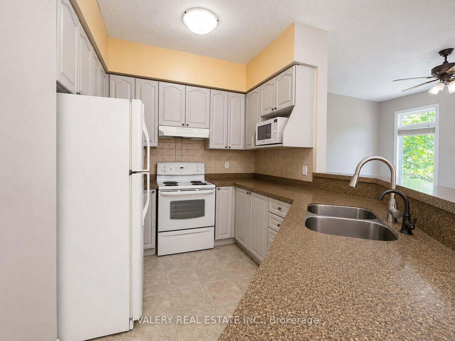 Property Photo:  555 Grasslands Court  ON N2V 2R5 