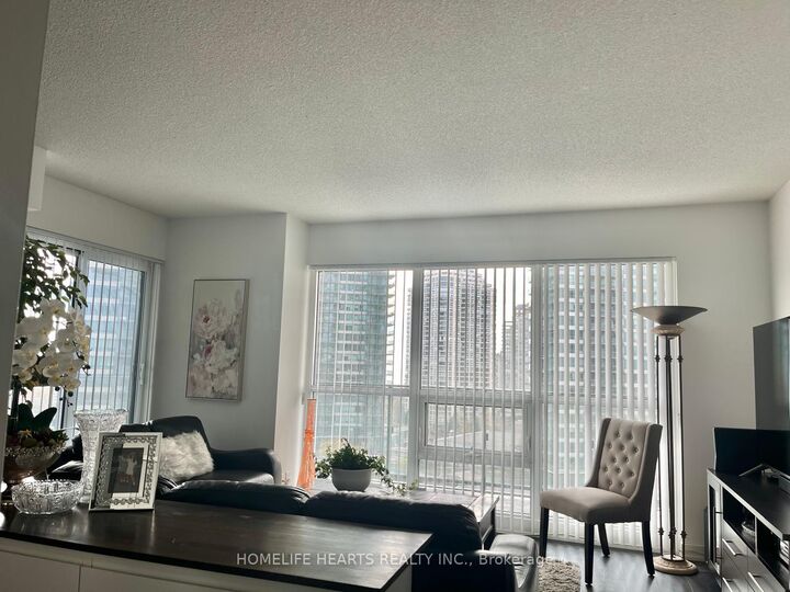 Property Photo: 2220 Lakeshore Boulevard W 1209 ON M8V 0C1