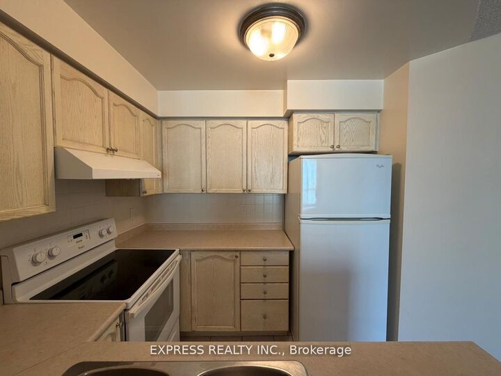 Property Photo: 29 Pemberton Avenue 1106 ON M2M 4L5