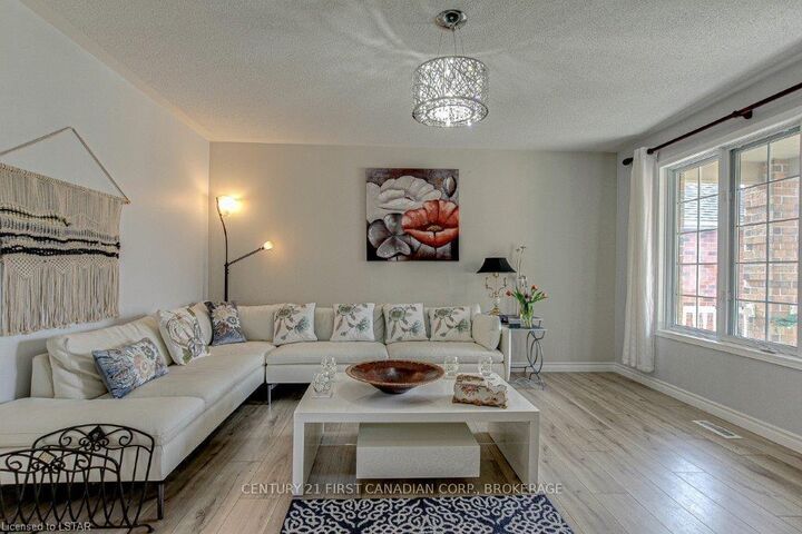 Property Photo: 91 Meadowridge Road ON N6H 5E6