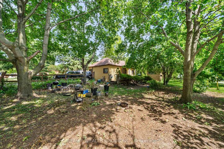 Property Photo: 4450 Lawrence Avenue E ON M1E 2T9