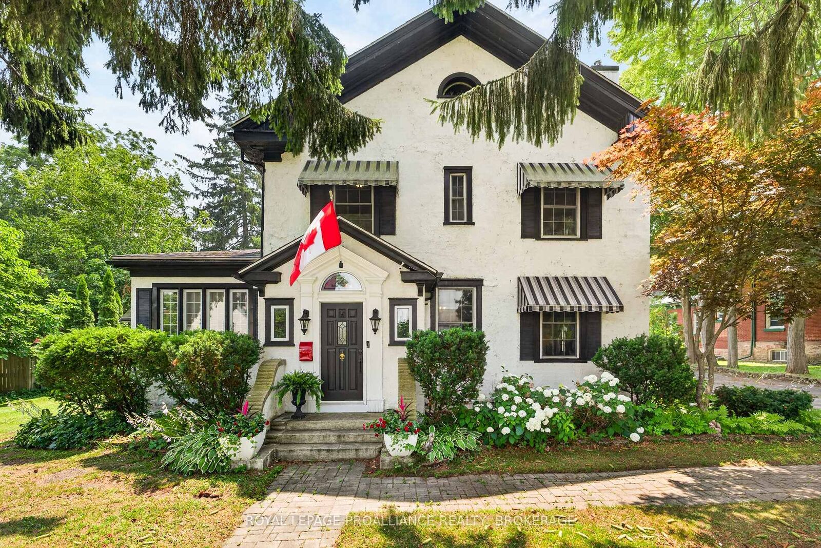 Property Photo: 223 King Street W ON K7G 2G7
