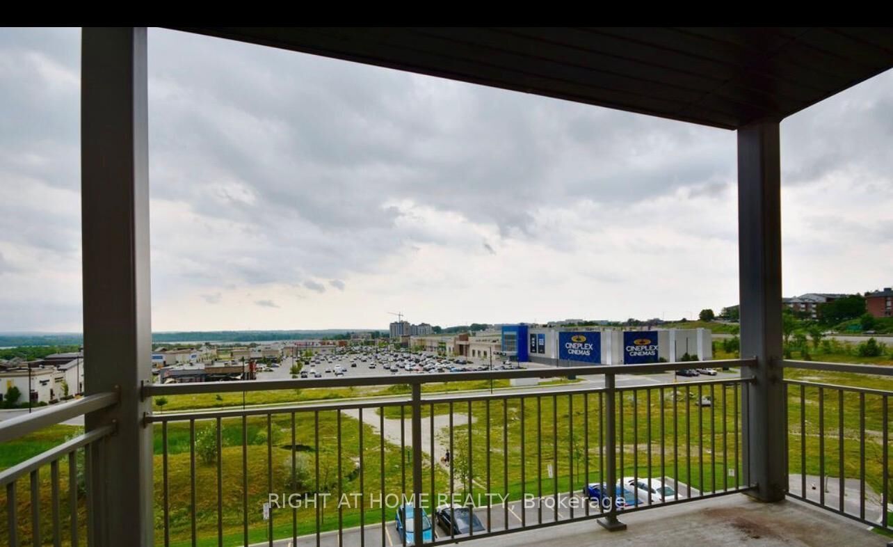 Property Photo: 299 Cundles Road E 405 ON L4M 0K9