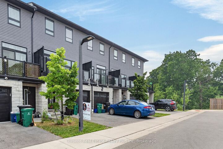 Property Photo: 51 Sparrow Avenue 10 ON N1T 2E2