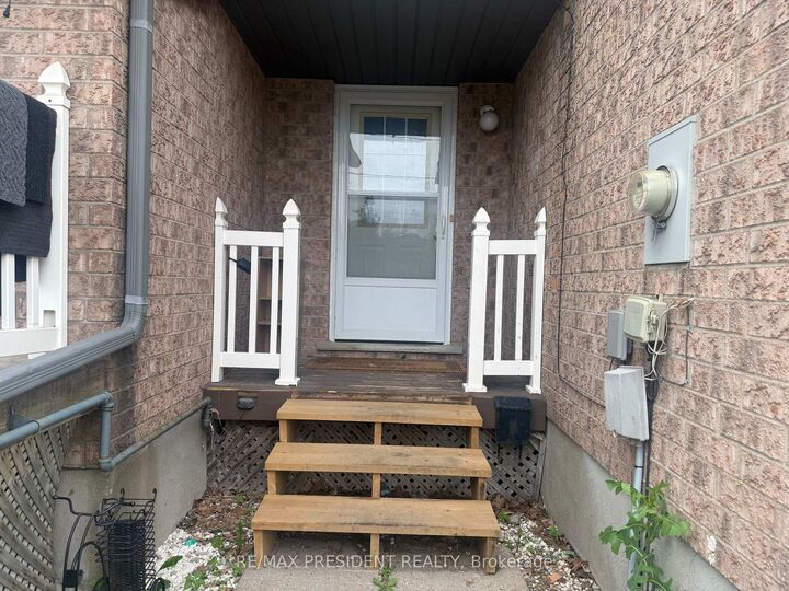 Property Photo: 135 Activa Avenue ON N2E 3T3