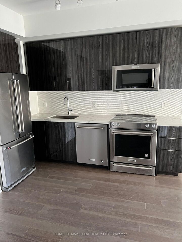 Property Photo: 30 Shore Breeze Drive 2114 ON M8V 0J1