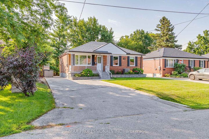 580 Exbury Crescent — photo 1