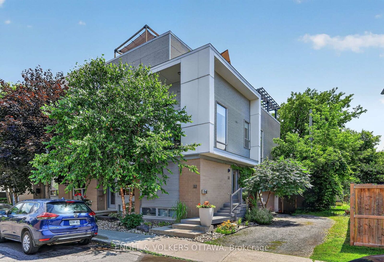 Property Photo:  144 Evelyn Avenue  ON K1S 5A6 