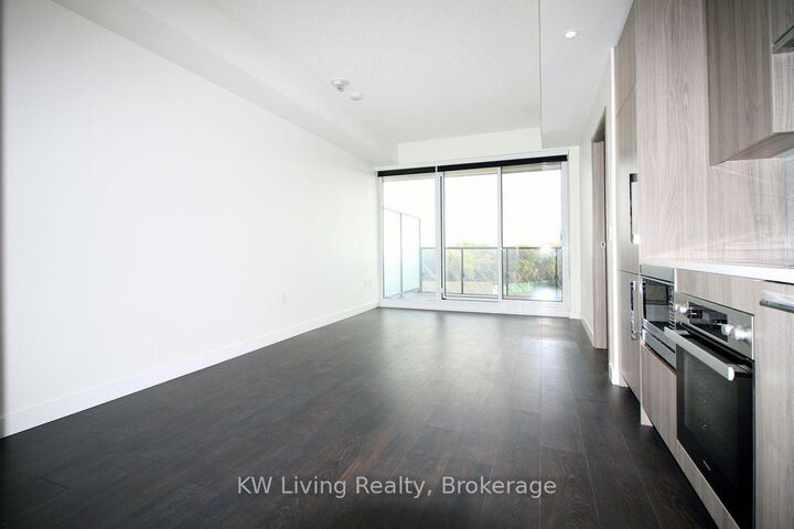 Property Photo: 95 McMahon Drive 805 ON M2K 0H2