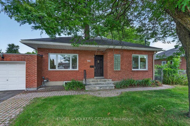 2445 Alta Vista Drive — photo 1