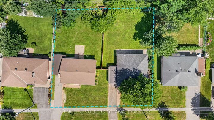 2439-2445 Alta Vista Drive — photo 1