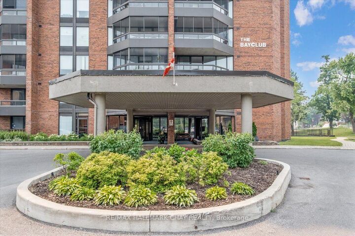 Property Photo: 181 Collier Street 202 ON L4M 5L6