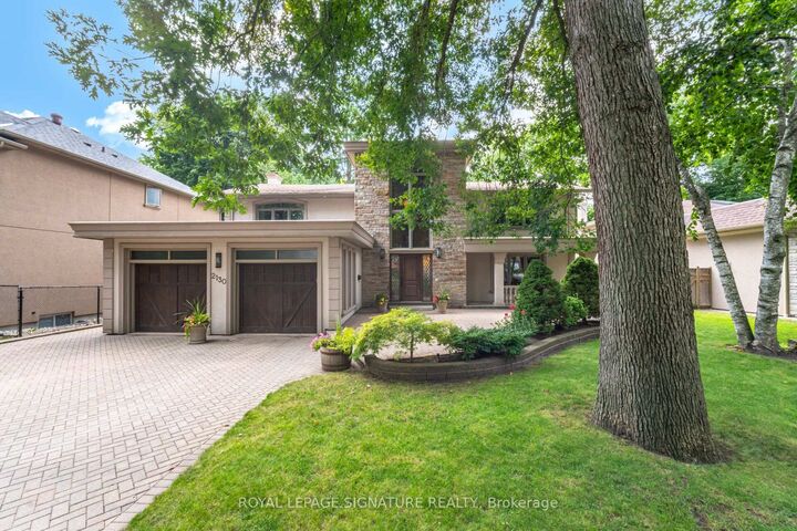 Property Photo: 2130 Autumn Breeze Drive N ON L5B 1R4