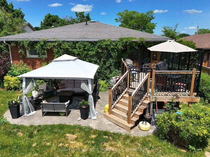 Property Photo: 2504 Idyllwood Crescent ON K9L 1Y9