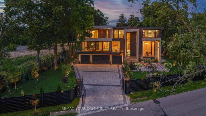 35 Riverside Boulevard — photo 1