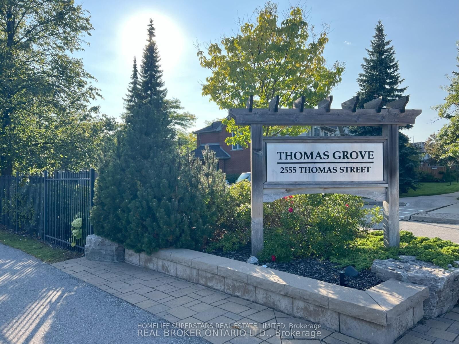 Property Photo: 2555 Thomas Street 1 ON L5M 5P6