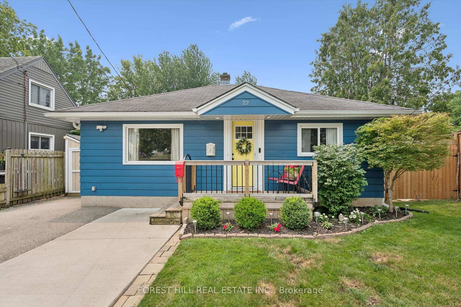 Property Photo: 22 Sleeman Avenue ON N1H 6E9