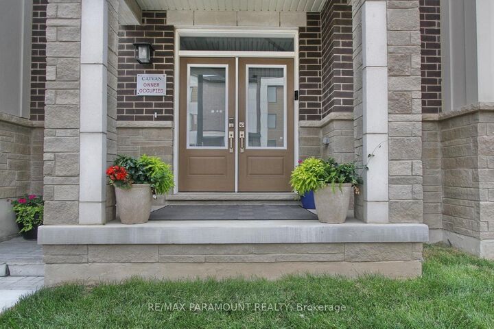 Property Photo: 24 Kings Hill Drive ON L7A 5L9