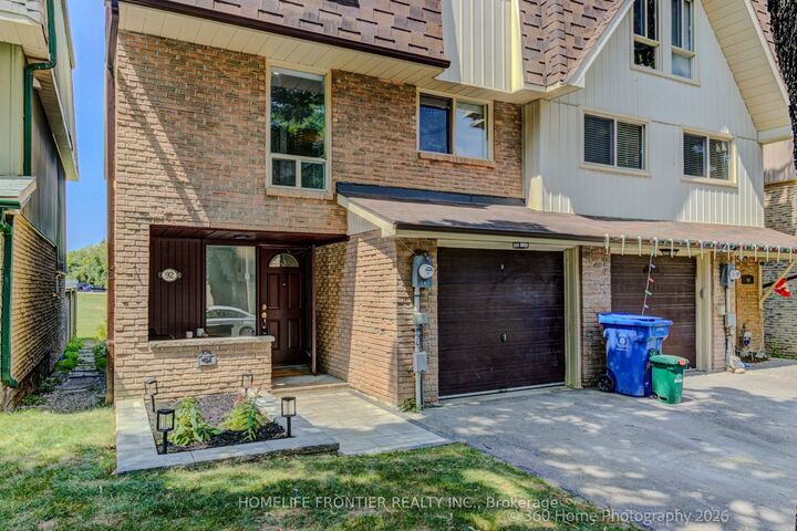 Property Photo: 92 Poplar Crescent W ON L4G 3L3