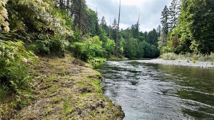 Property Photo: 4021 John's Rd BC V9L 6S7