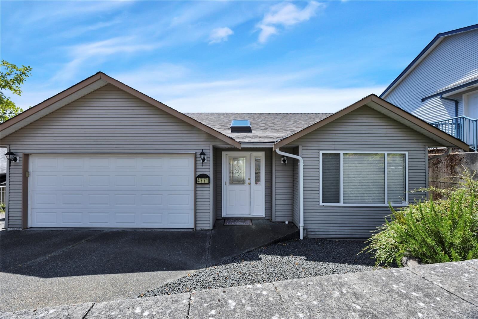 Property Photo: 4771 Fairbrook Cres BC V9T 6M6