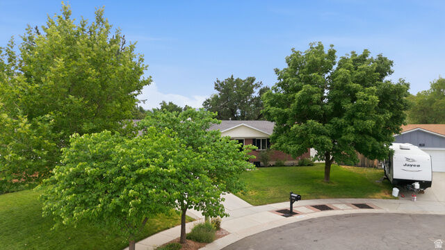 Property Photo: 11047 S Lamasa Cir E UT 84092