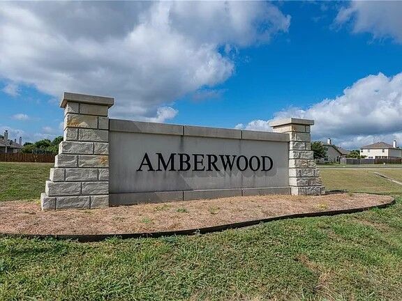 Property Photo: 1941 Amberwood Loop TX 78640