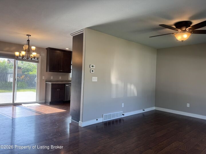 Property Photo: 648 5th Avenue SW ND 58601