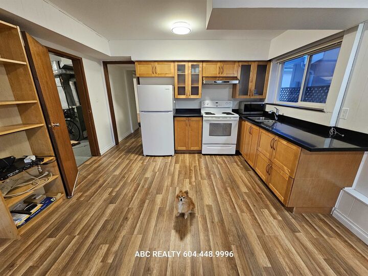 Property Photo:  3xxx Parker Street 2bed Suite  BC V5K 2V7 