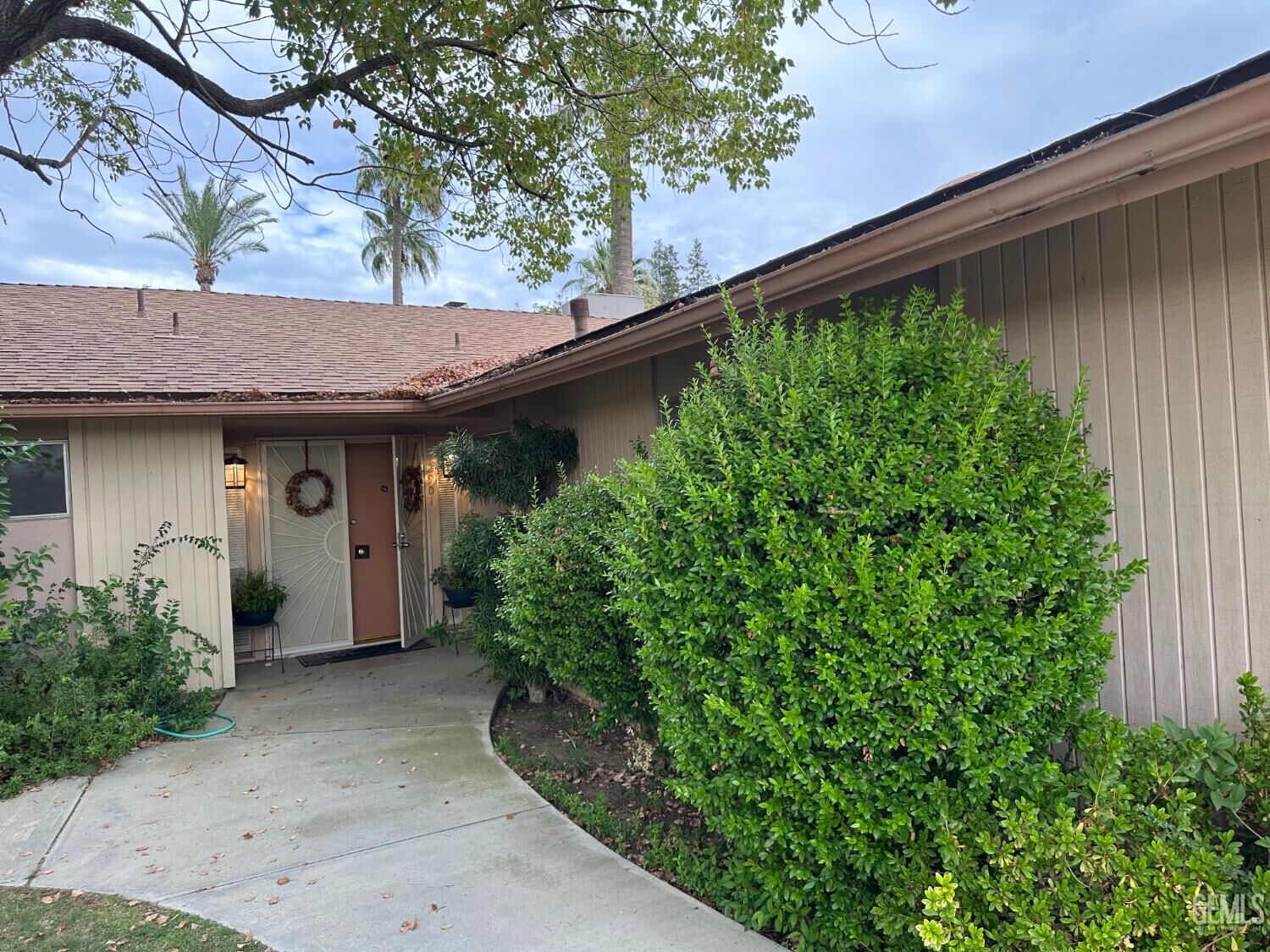 Property Photo: 2901 Summit Circle CA 93306