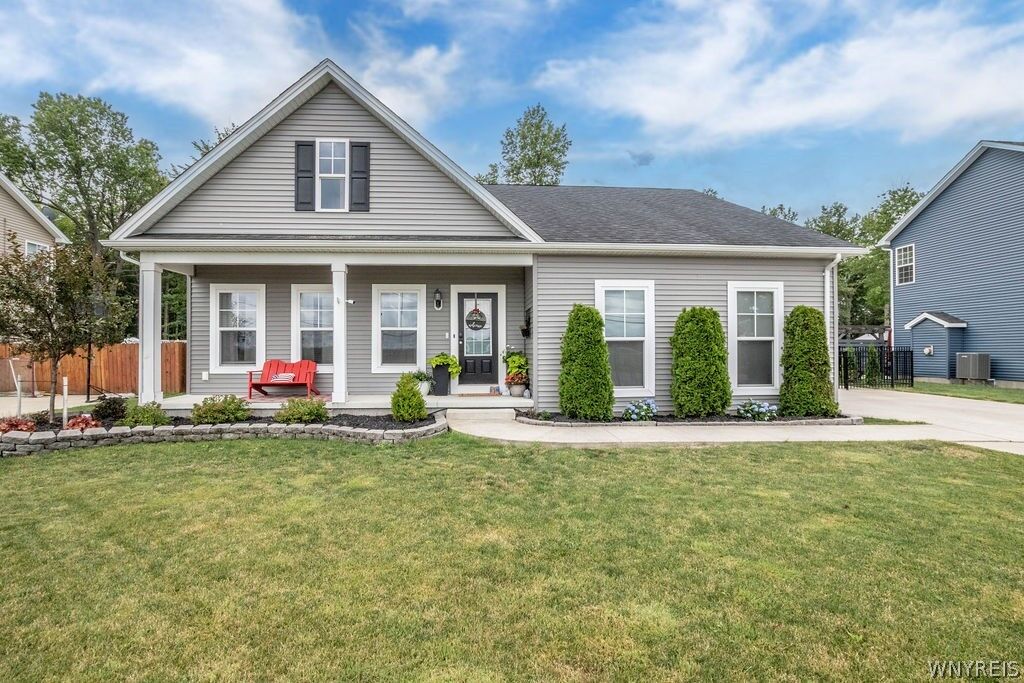 Property Photo:  828 Whitehaven Road  NY 14072 