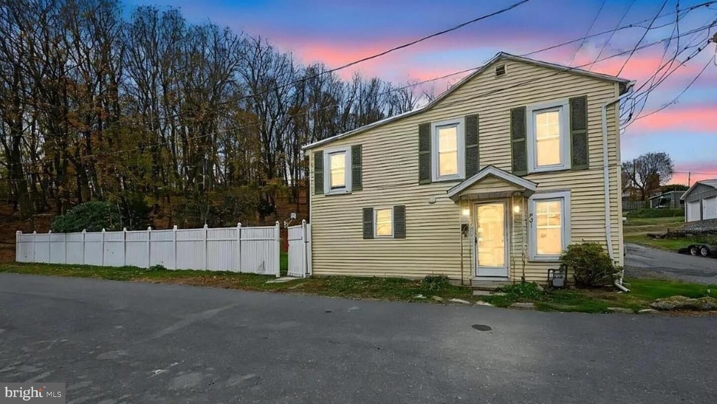 Property Photo:  901 Fairview Street  PA 17901 