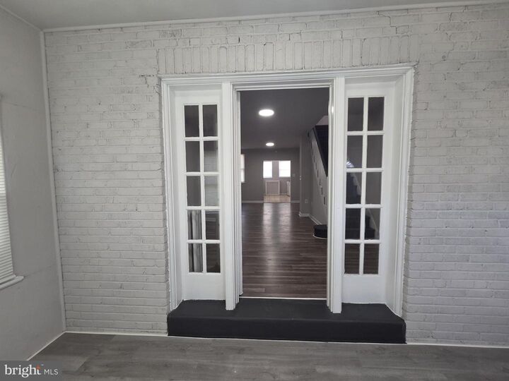Property Photo:  
