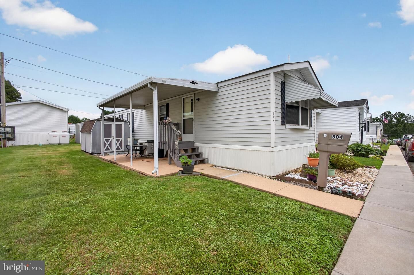 Property Photo: 504 Canter Road DE 19810