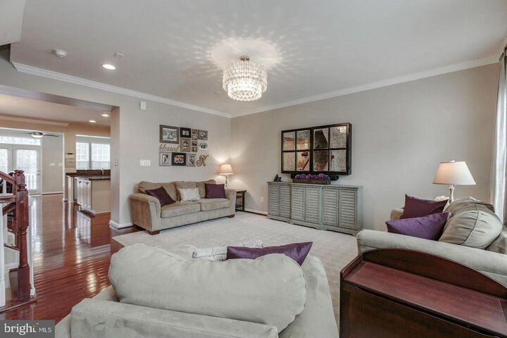 Property Photo: 22941 Chinkapin Oak Terrace VA 20166