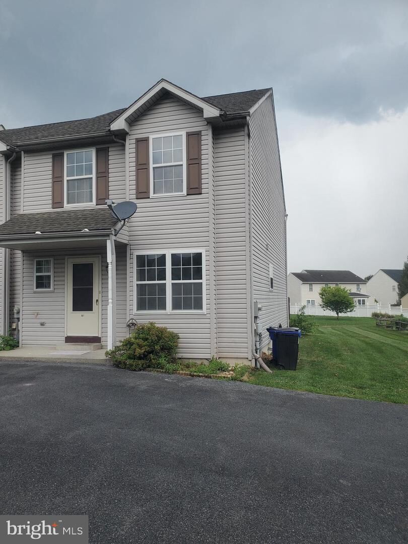 Property Photo: 667 Walnut Tree Drive PA 19510