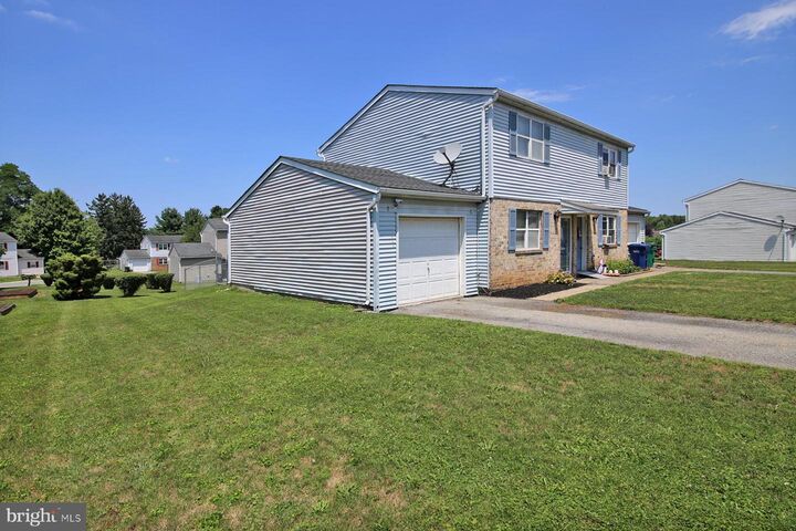 Property Photo:  35 Walnut Mill Lane  PA 17042 