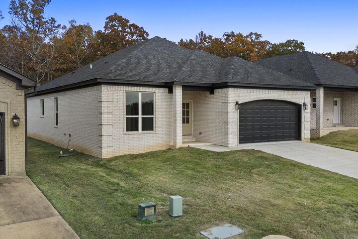 Property Photo: 7300 Stonehenge Drive AR 72120