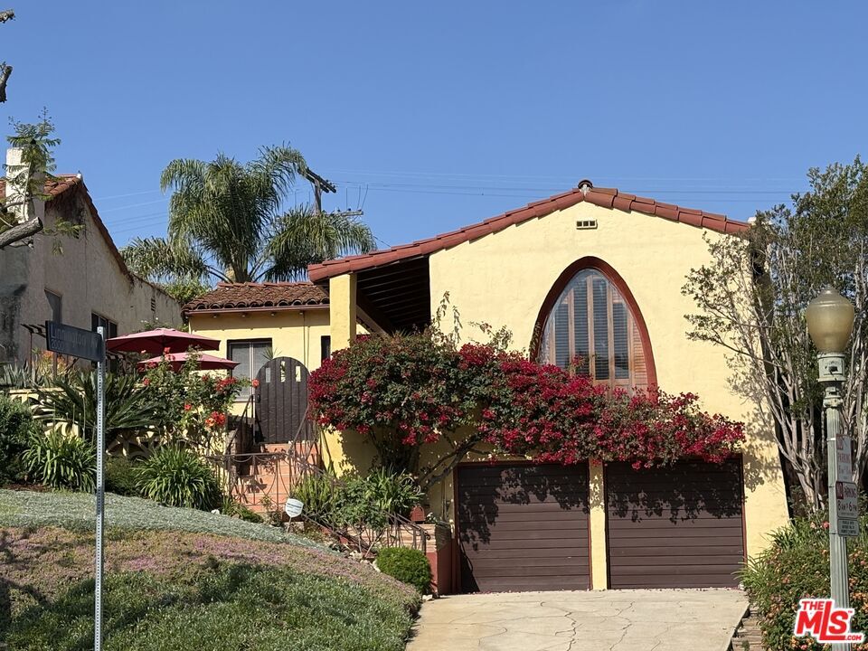 Property Photo: 2005 Holmby Ave CA 90025