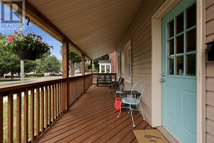 Property Photo: 39 Coulson Dr ON P6A 3X4