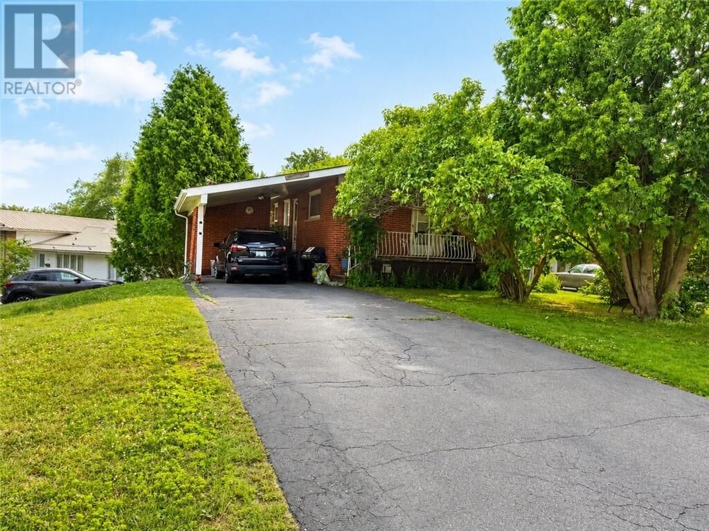 Property Photo: 3 Rio Road ON P3C 3A4